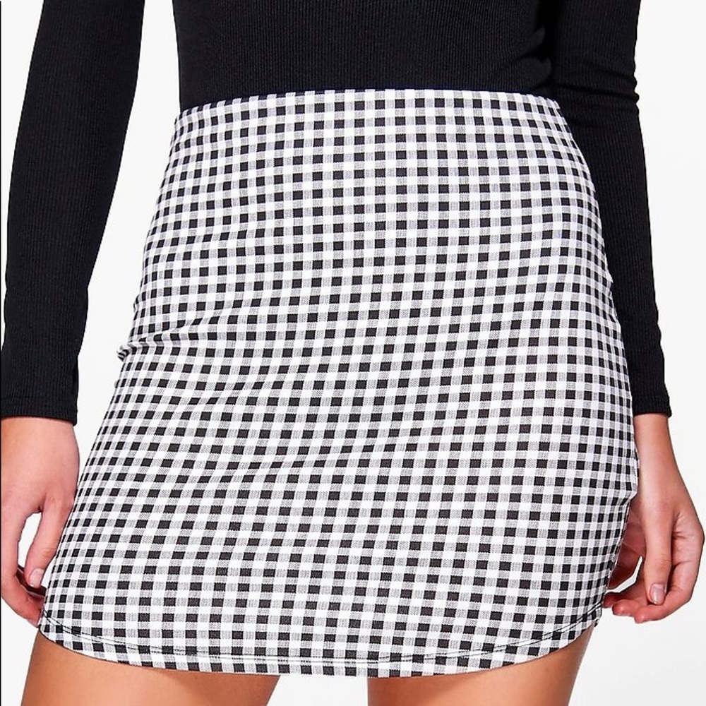 W FREE GIFT- Mini Checkered Skirt